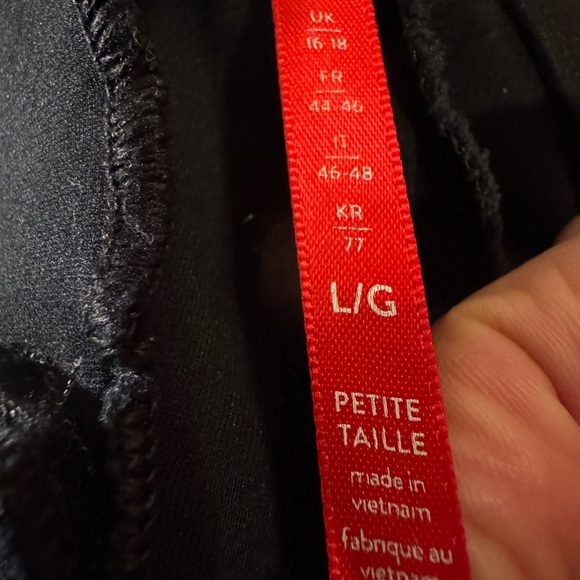 SPANX The Perfect Pants in black, size large petite - Picture 5 of 10